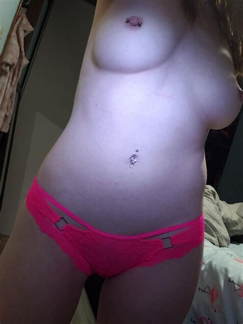 Who wants to boop my bellybutton ðŸ Porn Pic