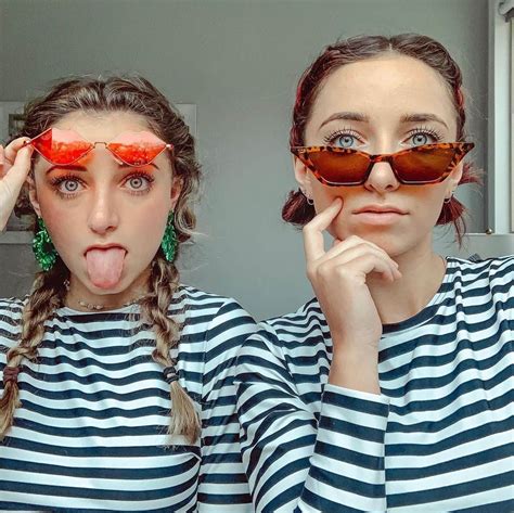 Brooklyn And Baileyさんのインスタグラム写真 Brooklyn And Baileyinstagram「bored But Make It Vogue」3月24日