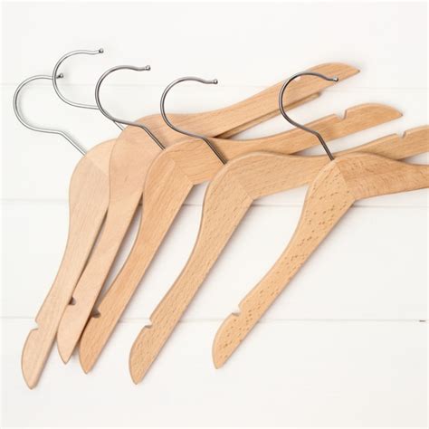 Luxury Wide Shoulder Wooden Hangers Pack With Locking Bar Smooth