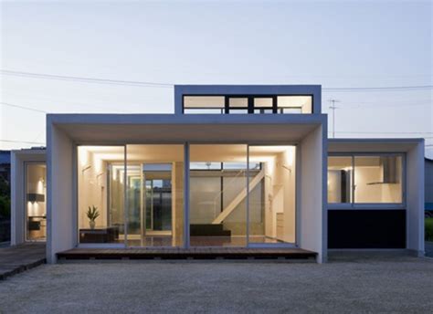 Modern Minimalist House Design by Japanese Architect Kazujuki Okumura ...