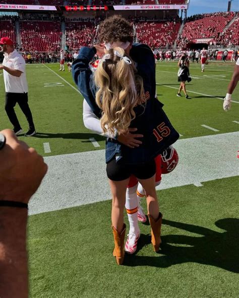 Patrick Mahomes Grabs Wife Brittanys Backside In Pda Pics Celebrating