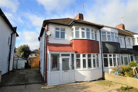 3 Bedroom End Of Terrace House For Sale In Wills Crescent Whitton