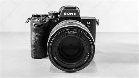 lens review sony mm  gm  photography