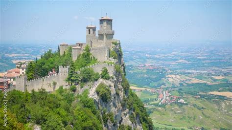 Stockvideon San Marino Panning Of Guaita First Of Three Peaks Which