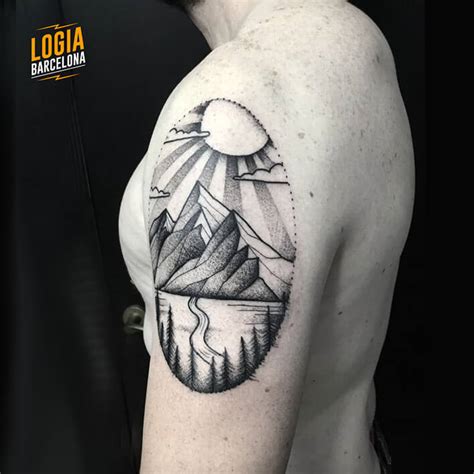 Tatuaje Monta A Logia Tattoo Barcelona