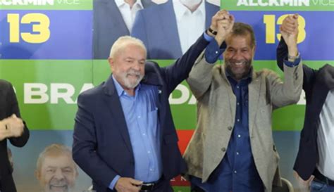 Lula celebra apoio no 2º turno e diz que PDT e Ciro valem muito mais