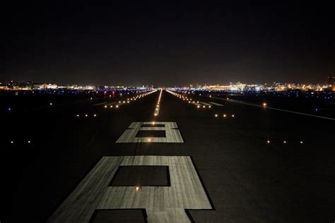 10 Runway Airport And Taxiway Lights Explained Aviation History