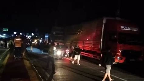 Rem Blong Kecelakaan Beruntun Di Pintu Tol Bakauheni 1 Orang Tewas