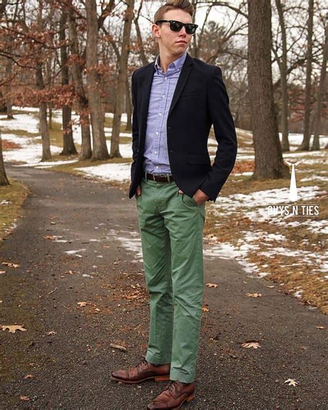 Best Mens Green Pants Outfits