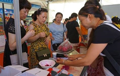 名優產品展銷會開幕 市民開啟「買買買」模式 每日頭條