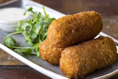 Cómo Hacer Croquetas De Carne Rellenas De Queso Receta Fácil Y