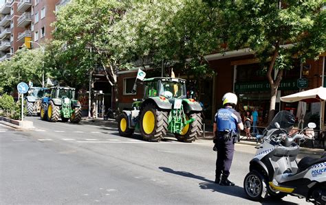 Una Tractorada Re Ne En Madrid A Centenares De Agricultores De Toda