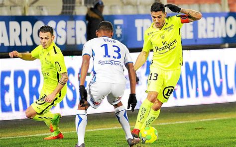 Auxerre Brest 3 1 Le Stade Brestois Fauché En Plein Vol Le Télégramme