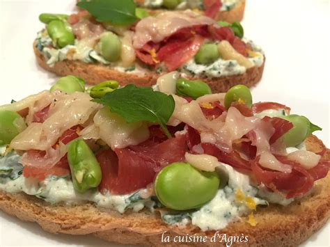 tartines aux herbes jambon cru févettes à la ricotta