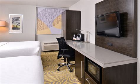 Holiday Inn Dallas-Richardson: Hotel Outside Dallas | Groupon Getaways