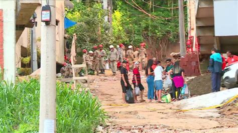 Sobe para sete o número de mortos no desabamento de dois prédios no Rio