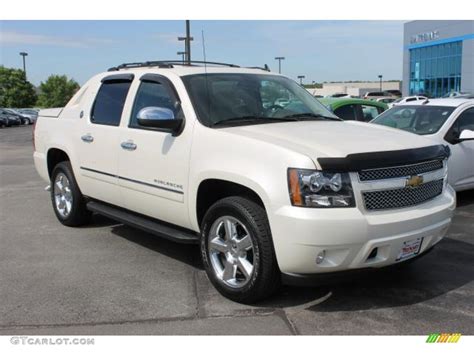 2013 White Diamond Tricoat Chevrolet Avalanche Ltz 4x4 94090089 Photo