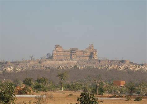 Garh Kundar Fort - A Mysterious Fort Where the Entire Marriage ...