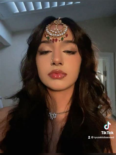 Indian Baddie Indian Makeup Looks Indian Hairstyles Brown Girls Makeup