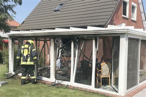 Leezdorf Feuerwehr löscht Brand in Wintergarten Ostfriesen Zeitung