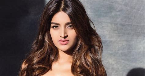 Munna Michael actress, NIdhhi Agerwal's pics and facts. Top 10 of ...