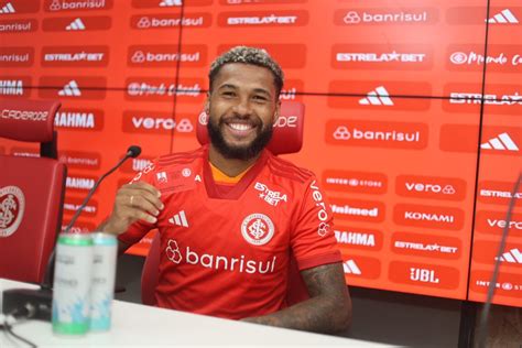 Apresentado pelo Internacional Wesley está pronto para a guerra