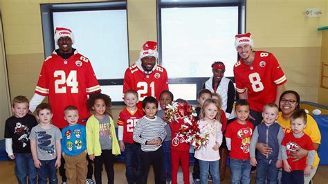 Photo Gallery: Chiefs Rookies Visit Children's Center Campus