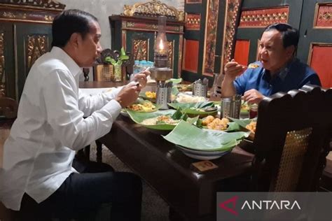 Jokowi Dan Prabowo Bertemu Di Angkringan Di Solo Selama 1 Jam Bahas Apa