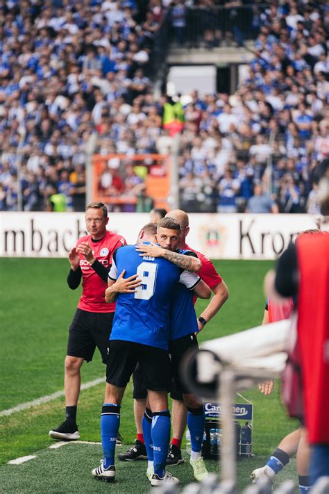 Jubel Tränen und ein emotionaler Abschied DSC Arminia Bielefeld