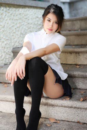 Asian Panty Peek Porn Pic