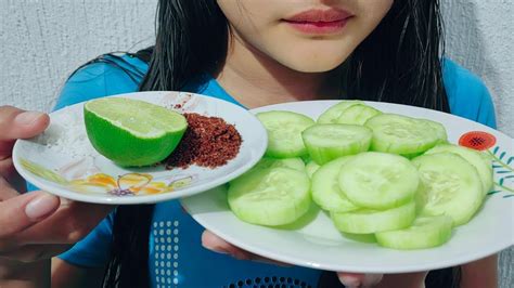 Asmr Comiendo Pepino Con Tajin Y Lim N Eating Sounds Youtube