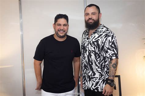 Jorge Mateus Recebem Certificado Por Bilh O De Plays No Lbum Tudo