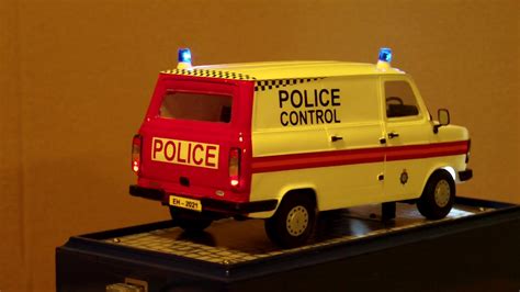 Italeri 3657 FORD Transit UK Police YouTube