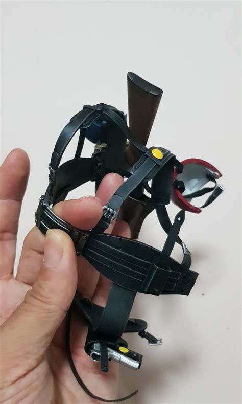 Hot Toys Watchmen The Comedian Harness Damaged Leather Holder Plus Weapons Hobbies Toys Toys