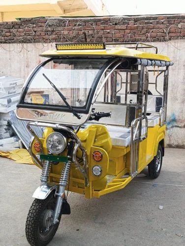 Saarthak Yellow Battery Operated Rickshaw At Rs Battery