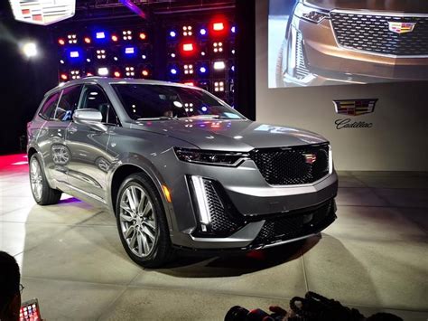 Cadillac Xt Un Nuevo Suv De Lujo Con Tres Filas De Asientos