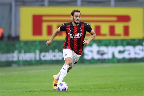 Milan Vs Fiorentina En Vivo Alineaciones Mejores Jugadas Y Estadísticas De Los Jugadores