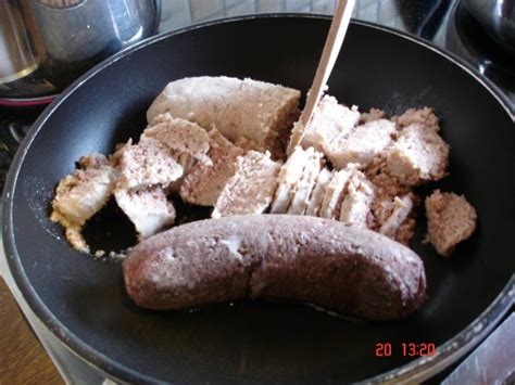 Blut Und Leberwurst Wellw Rste Mit Sauerkraut Und Salzkartoffeln