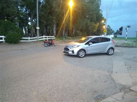 Brutal choque en el barrio Alfar dos jóvenes hospitalizados Canal 8