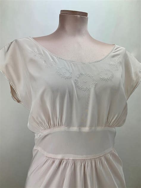 1940 S Bias Cut Negligee Lingerie Light Pink Rayon Gem