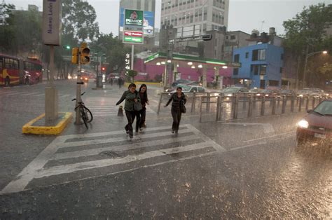 CDMX Pronostican lluvias fuertes a muy fuertes en el Valle de México