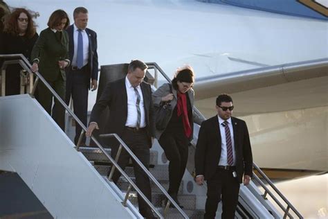 California Sen Dianne Feinstein S Body Returns To San Francisco On Military Flight