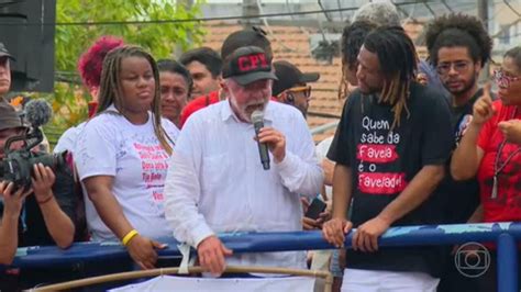 Lula Candidato Do Pt à Presidência Faz Campanha Na Bahia E No Rio De