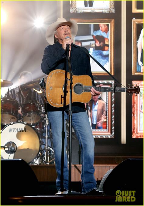 Country Singer Alan Jackson Reveals Hes Been Living With A