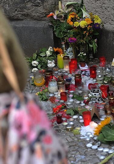 Gepanschter Alkohol Auf Java Zwei Junge Deutsche Sterben