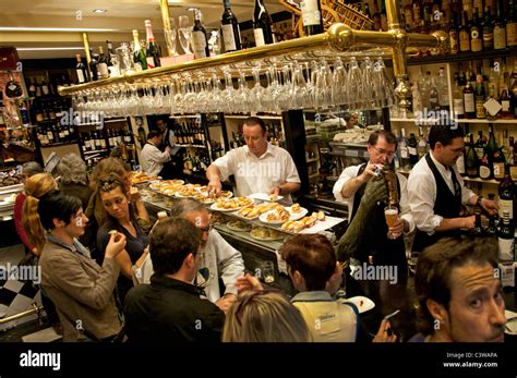 Plaza Nueva Bilbao Spain Restaurant Bar Pub Cafe tapas pinchos pintxos ...