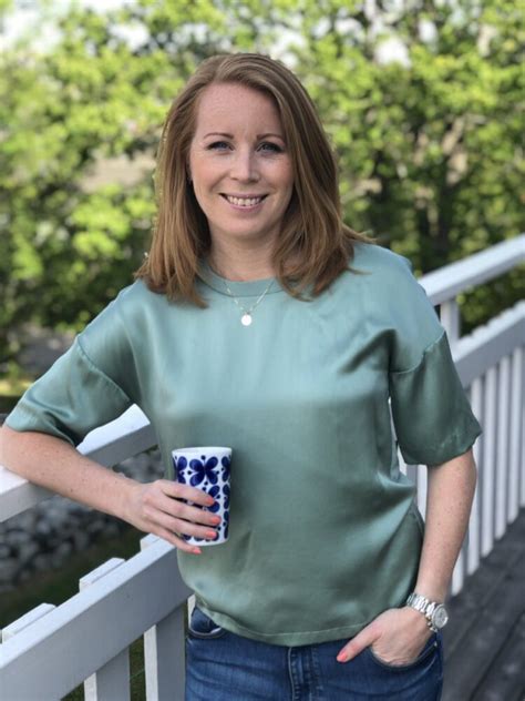 Hot Sexy Annie Loof Bikini Pics