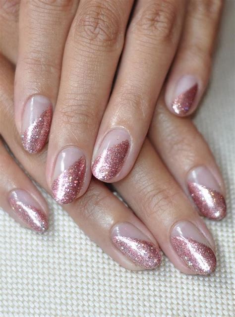 Discreet And Charming Ideas To Rock Glitter Nails This Fall Season