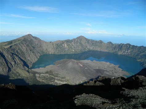 3D2N Trekking Mt Rinjani To Summit Lake Hot Spring