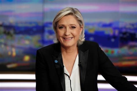 Présidentielle Marine Le Pen Creuse Encore Lécart Dans Les Sondages En Tête Du Premier Tour